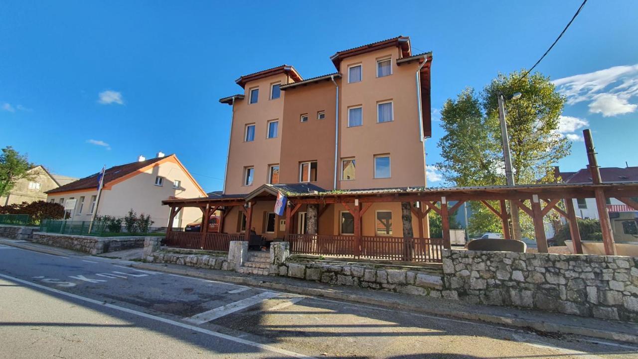 Villa Dijana Gračac Екстериор снимка