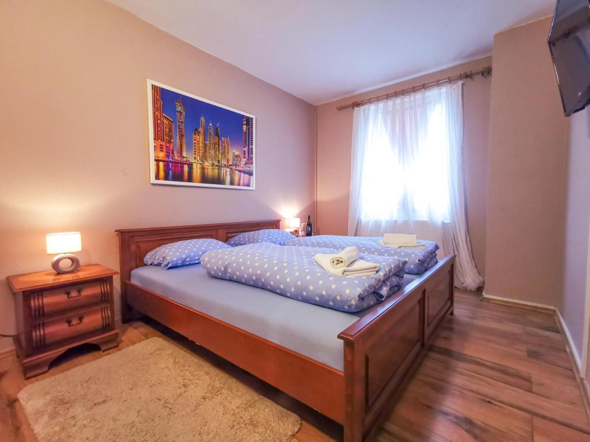 Villa Dijana Gračac Екстериор снимка