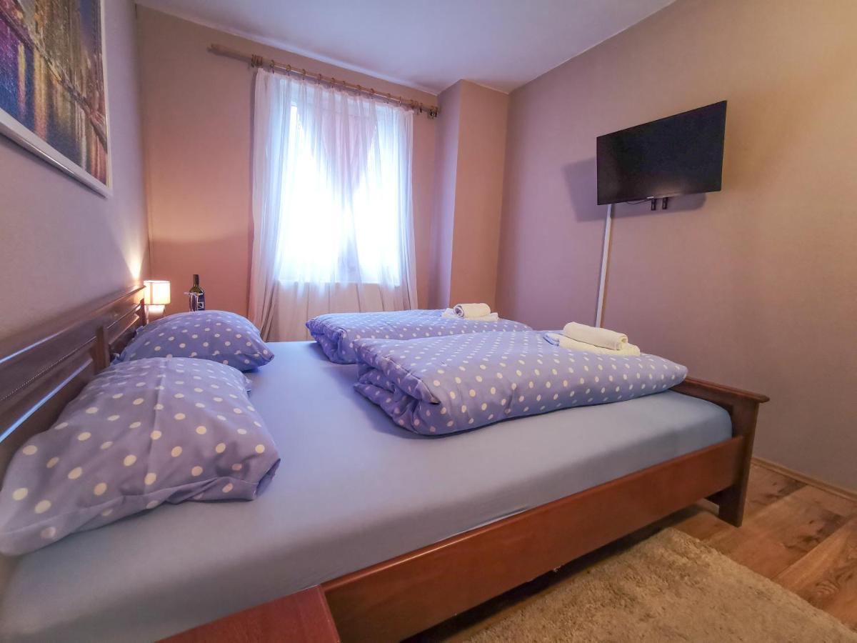 Villa Dijana Gračac Екстериор снимка