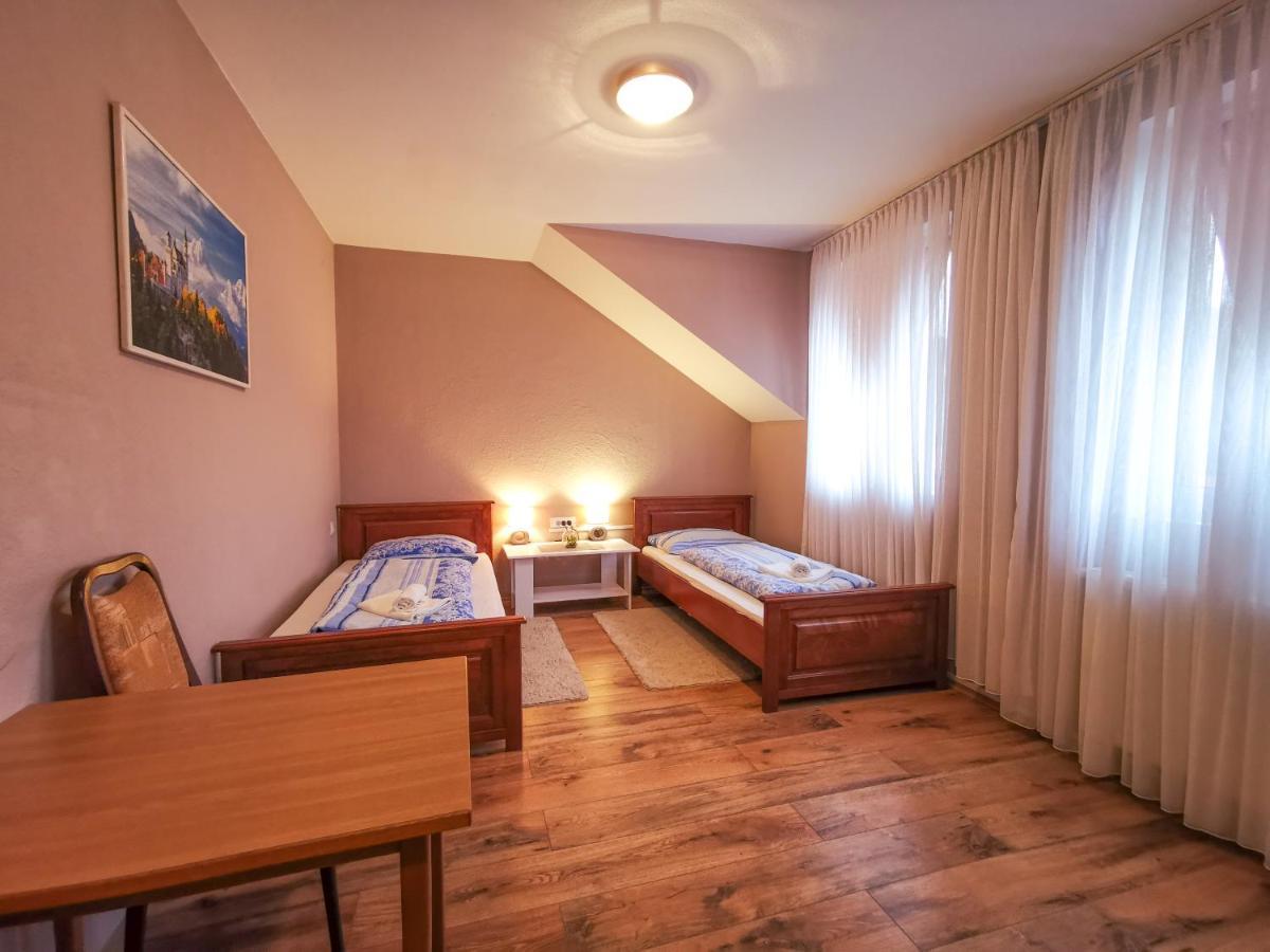 Villa Dijana Gračac Екстериор снимка