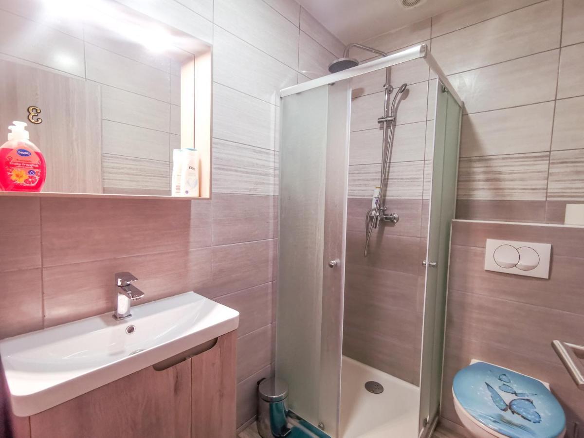 Villa Dijana Gračac Екстериор снимка